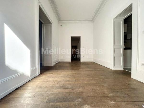 Joli Appartement Haussmannien en rez-de-chaussée