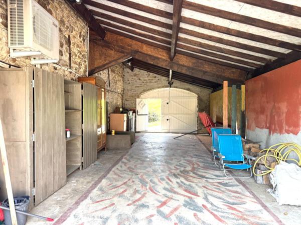 GRANGE REHABILITEE A LA CAMPAGNE AVEC DEPENDANCES