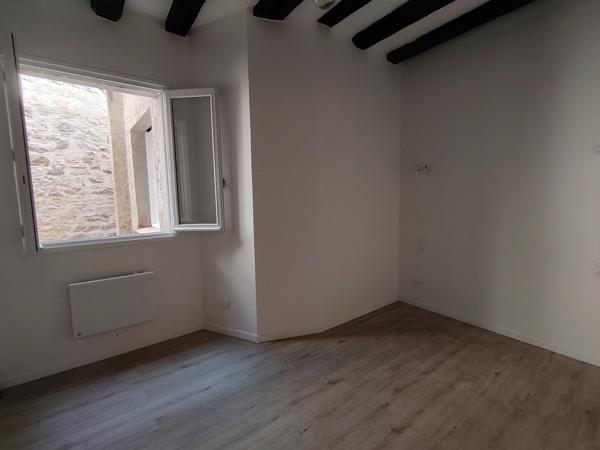 Duplex T3 avec vue sur la collégiale et grande cave voutée