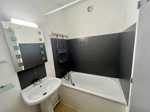 Appartement à vendre |  Lormont |  1 pièce | 34 m²