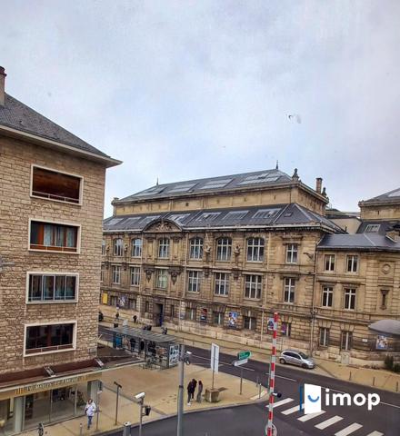 T3 dans un hôtel particulier