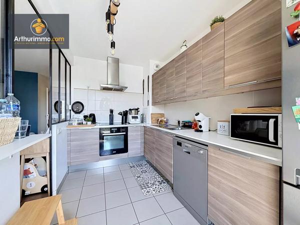 Vente                                                      Appartement
                        
                     3 pièces                      67 m2                     à Eaubonne