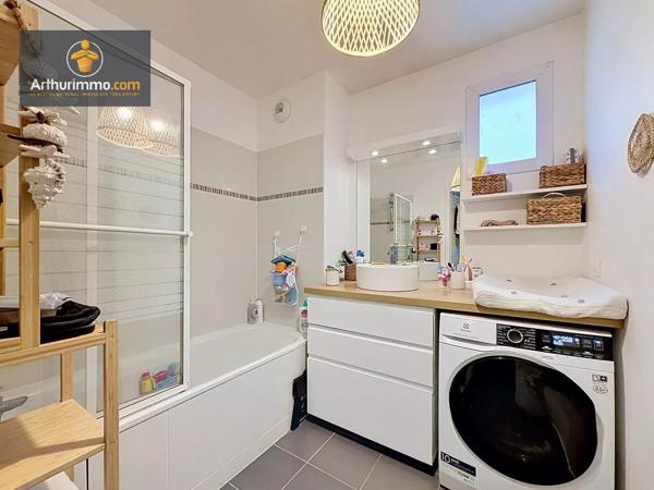 Vente                                                      Appartement
                        
                     3 pièces                      67 m2                     à Eaubonne