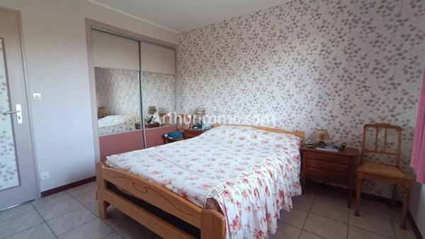 Location                                                      Maison de village
                        
                     4 pièces                      176 m2                     à Asnans-Beauvoisin