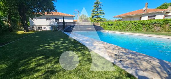 Maison 7 pièces 212 m2
