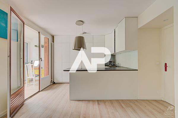 Appartement Rueil Malmaison 2 pièce(s) 60.91m2 273 000 € **  - Référence  20053