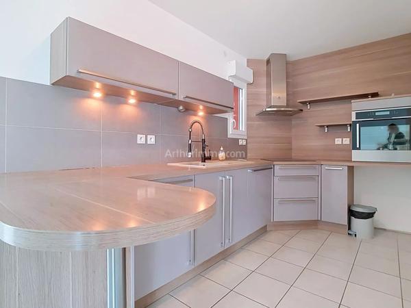 Vente                                                      Appartement
                        
                     3 pièces                      58 m2                     à Colmar
