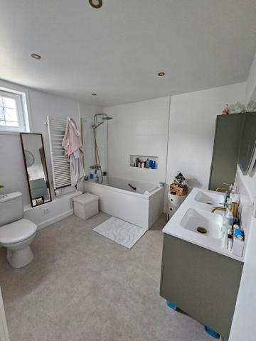 Maison 5 pièces avec garage et jardin DPE C