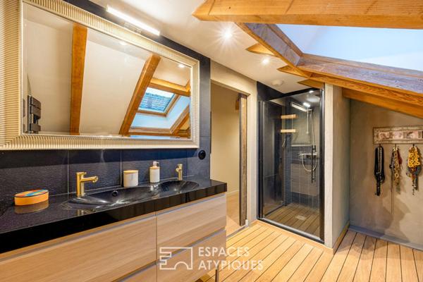 Appartement aux allures de loft sous les toits d’un ancien atelier