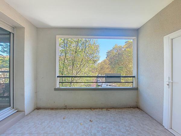 Appartement T2 de 47m² au 2ème étage avec ascenseur, terrasse et garage à vendre au centre-ville de Castanet-Tolosan