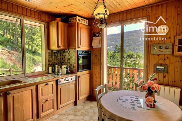 TANINGES (74440) – Chalet avec vue sur les montagnes – 3 chambres – Fort potentiel de rénovation