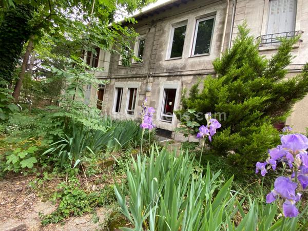 VILLEMOMBLE F2 - 36M2 PLEIN CENTRE VILLE / ÉPOQUE