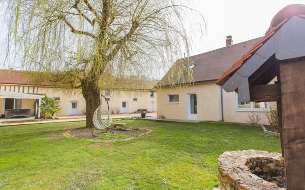 Maison à vendre    9 pièces • 256,20 m2 Maintenon