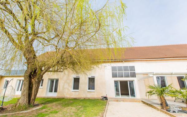 Maison à vendre    9 pièces • 256,20 m2 Maintenon