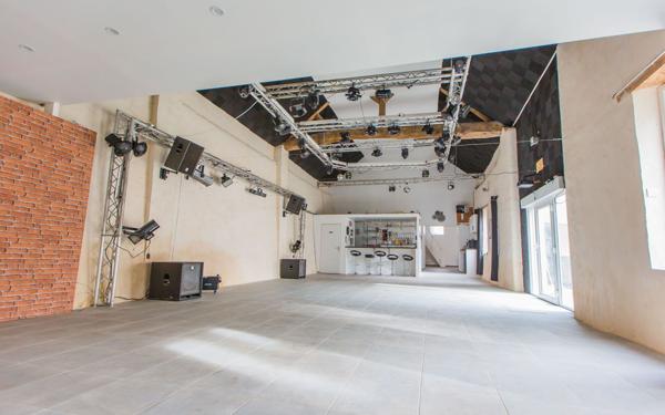 Maison à vendre    9 pièces • 256,20 m2 Maintenon