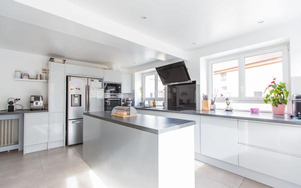 Maison à vendre    9 pièces • 256,20 m2 Maintenon