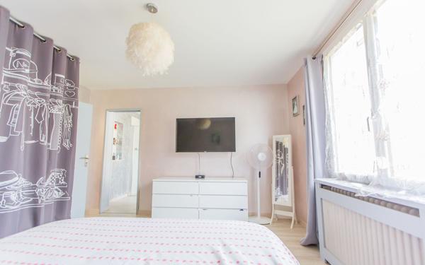 Maison à vendre    9 pièces • 256,20 m2 Maintenon