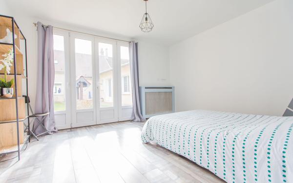 Maison à vendre    9 pièces • 256,20 m2 Maintenon