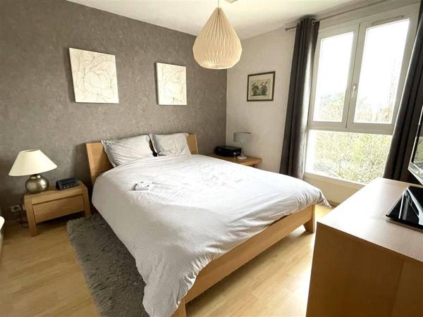 F3 Proche centre ville et RER !