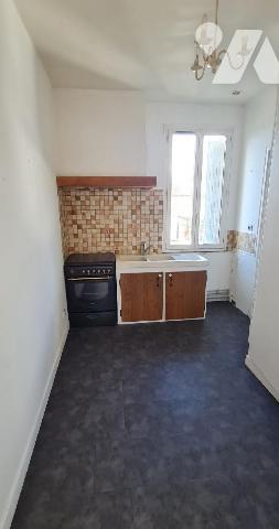 A LA ROCHETTE (77000), venez visiter cette maison d'env. 141m² habitable élevée sur cave en par...