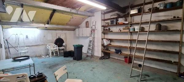 A LA ROCHETTE (77000), venez visiter cette maison d'env. 141m² habitable élevée sur cave en par...