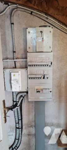 A LA ROCHETTE (77000), venez visiter cette maison d'env. 141m² habitable élevée sur cave en par...