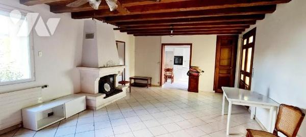 A LA ROCHETTE (77000), venez visiter cette maison d'env. 141m² habitable élevée sur cave en par...