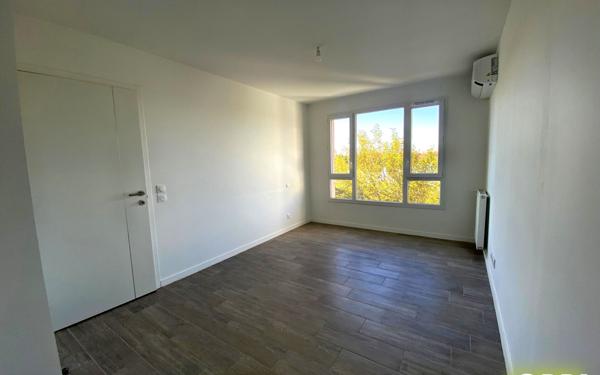 Appartement à vendre    3 pièces •  Monteux