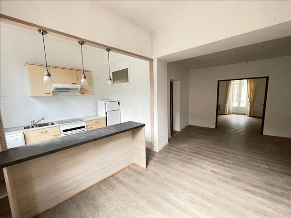 Appartement à louer 634 € CC BAGNERES DE BIGORRE 3 p 75 m² DPE E