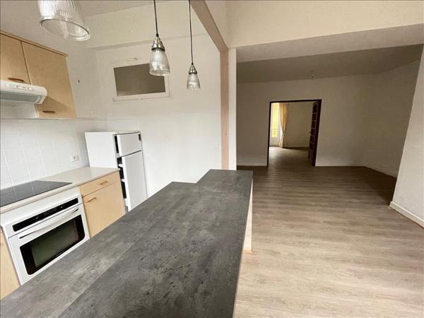 Appartement à louer 634 € CC BAGNERES DE BIGORRE 3 p 75 m² DPE E