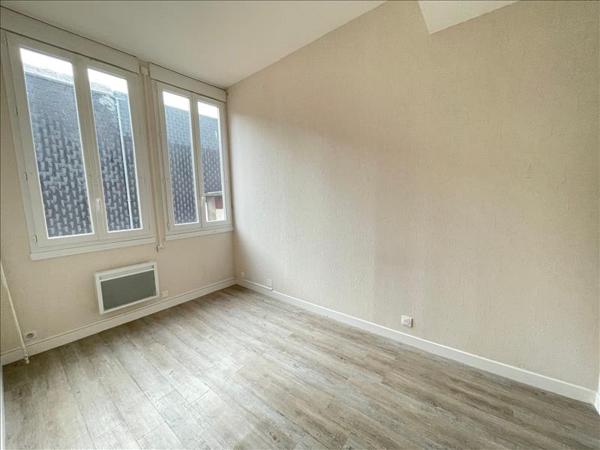 Appartement à louer 634 € CC BAGNERES DE BIGORRE 3 p 75 m² DPE E