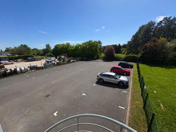 À louer - Bureaux - 350 m2 - PA des Montées / Orléans Sud