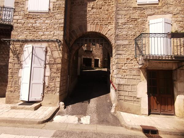 Maison de village à rénover. Severac d'aveyron