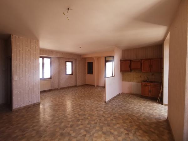 Maison de village à rénover. Severac d'aveyron