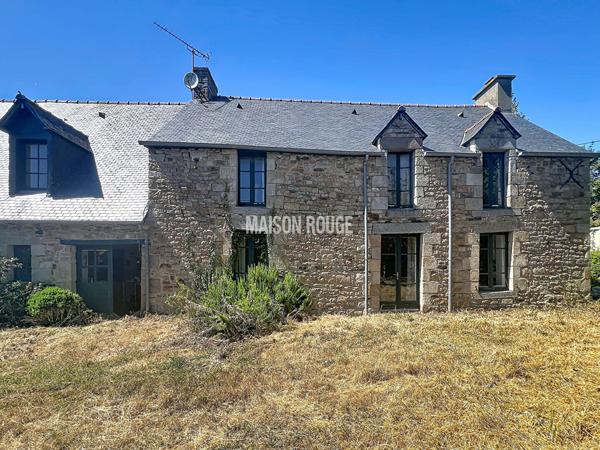 Maison de caractère avec vaste pièce de vie et jardin à Mont-Dol