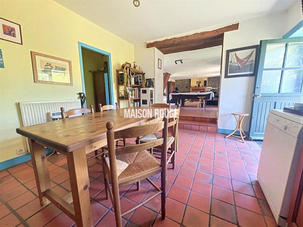 Maison de caractère avec vaste pièce de vie et jardin à Mont-Dol