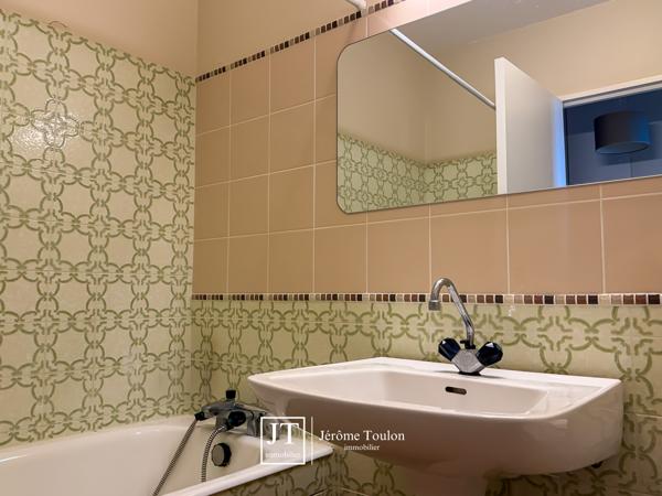 Appartement
                                                                                                                                                                                                                                                                                                                        1 pièce(s)                                                                                                                                                                                                                                                                                                                              32  m²