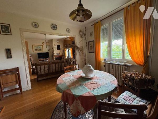 Une maison d'habitation sur sous-sol, située 25 rue Danton à SALBRIS (41300), d'une superficie ...