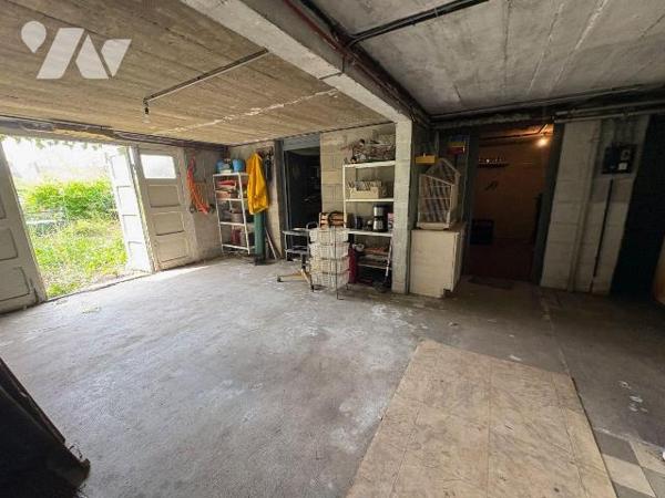 Une maison d'habitation sur sous-sol, située 25 rue Danton à SALBRIS (41300), d'une superficie ...