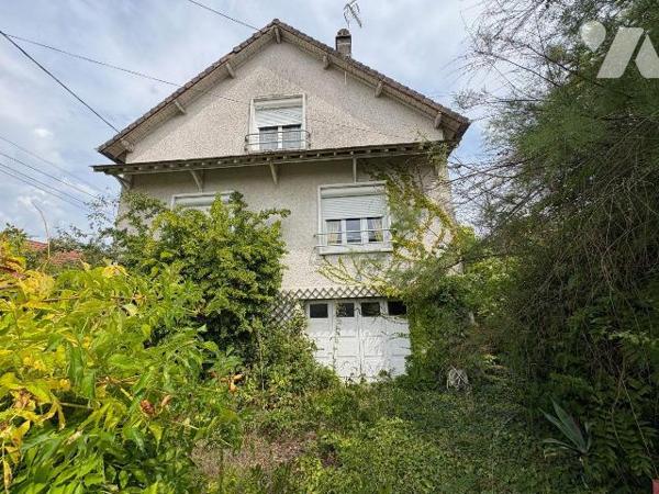 Une maison d'habitation sur sous-sol, située 25 rue Danton à SALBRIS (41300), d'une superficie ...