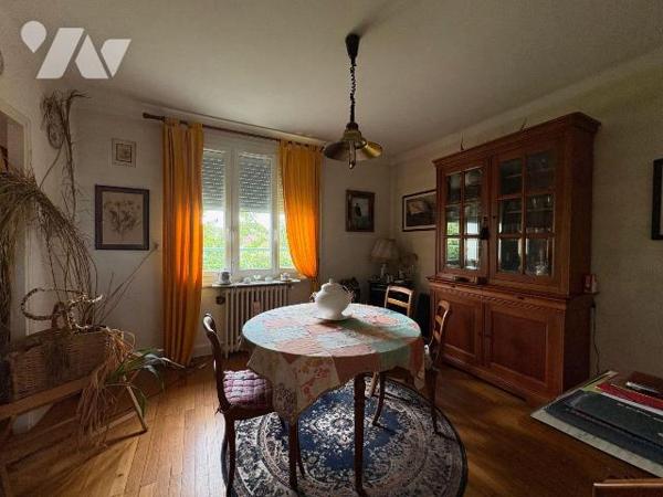 Une maison d'habitation sur sous-sol, située 25 rue Danton à SALBRIS (41300), d'une superficie ...