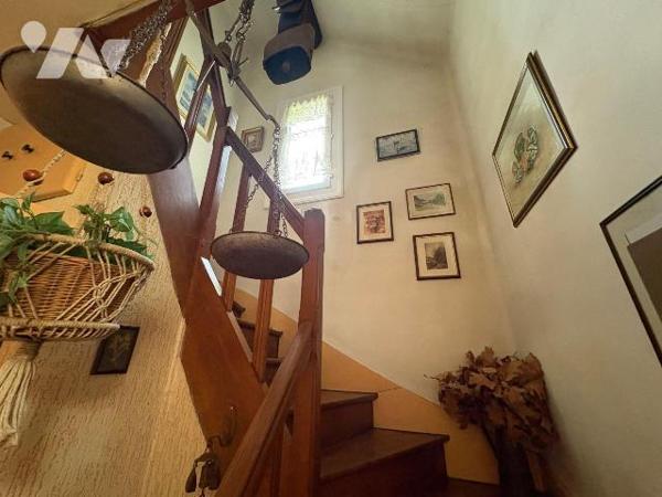 Une maison d'habitation sur sous-sol, située 25 rue Danton à SALBRIS (41300), d'une superficie ...