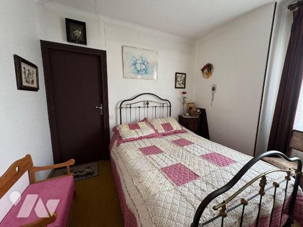 Une maison d'habitation sur sous-sol, située 25 rue Danton à SALBRIS (41300), d'une superficie ...