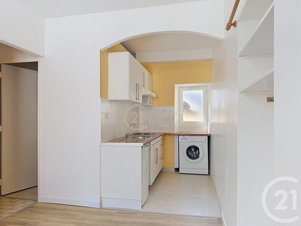 Immeuble à vendre  370 m 2   PLANCOET  - 22