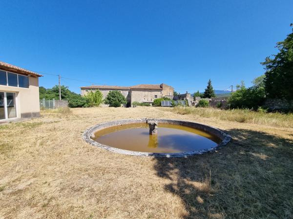 Pernes-les-Fontaines (84210) Ancienne demeure des Papes sur 2 ha