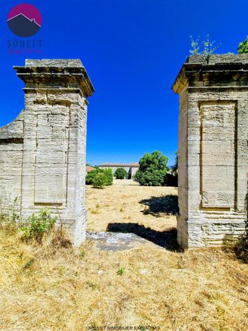 Pernes-les-Fontaines (84210) Ancienne demeure des Papes sur 2 ha