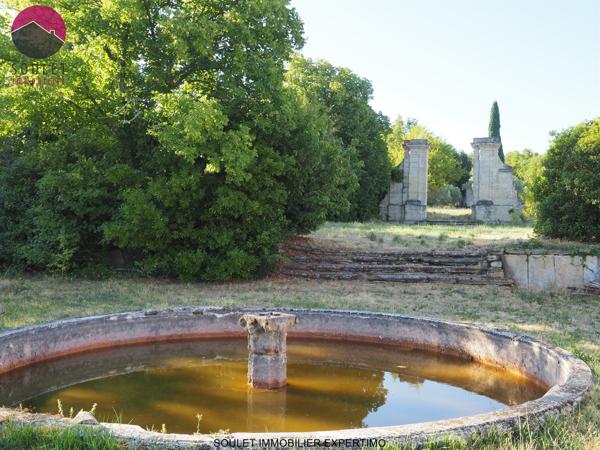 Pernes-les-Fontaines (84210) Ancienne demeure des Papes sur 2 ha