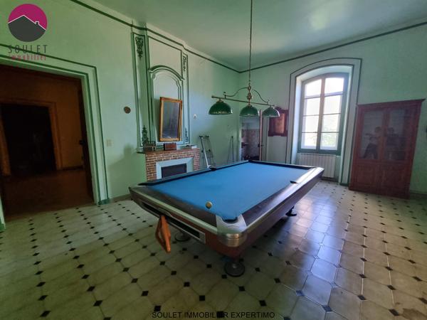 Pernes-les-Fontaines (84210) Ancienne demeure des Papes sur 2 ha