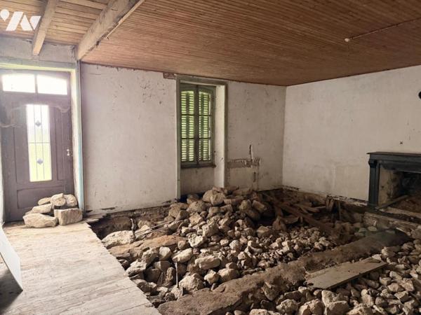 Longère à réhabiliter + hangar et terrain constructible
