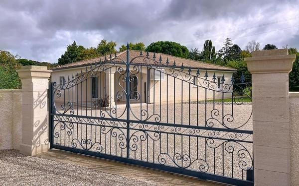 Maison à vendre    4 pièces •  Saint-Germain-et-Mons